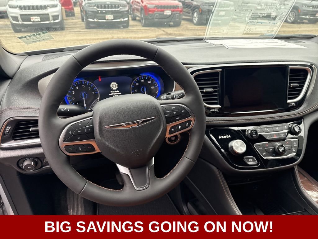 New 2026 Chrysler Pacifica Pinnacle w/ Trailer Tow Group AWD/4WD image 16