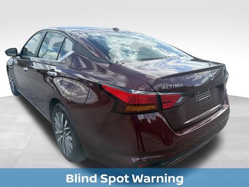 Used 2025 Nissan Altima 2.5 SV FWD image 14