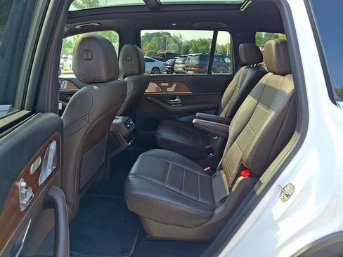 Used 2021 Mercedes-Benz GLS 450 4MATIC image 12