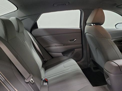 Used 2025 Hyundai Elantra Sport FWD image 19