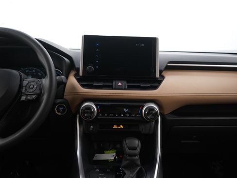 Used 2025 Toyota RAV4 XLE image 15