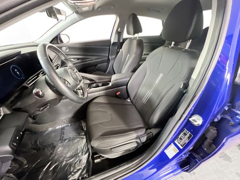 Used 2023 Hyundai Elantra SEL w/ Convenience Package image 21
