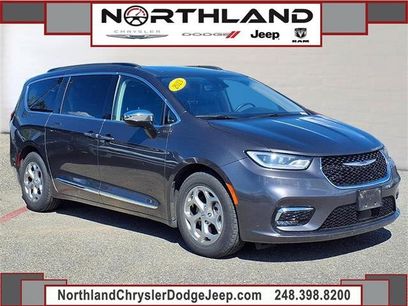 Used 2023 Chrysler Pacifica Limited
