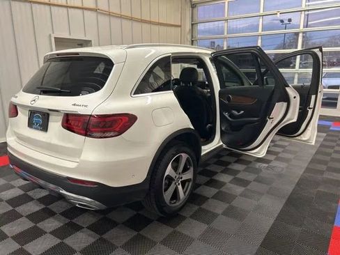 Used 2022 Mercedes-Benz GLC 300 4MATIC w/ Driver Assistance Package image 10