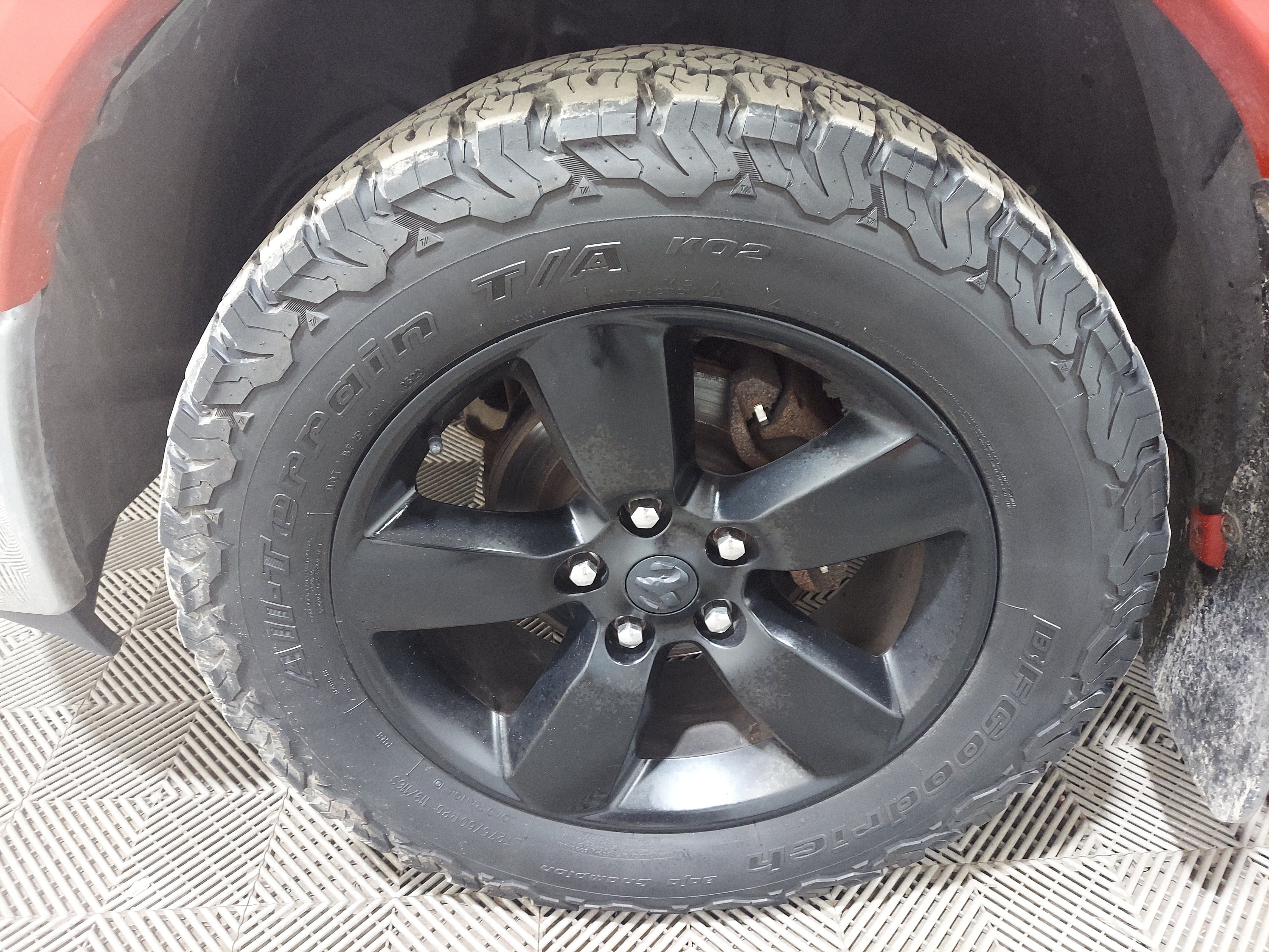 Used 2018 RAM 1500 SLT AWD/4WD image 5