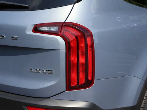 Used 2020 Kia Telluride LX AWD/4WD image 7