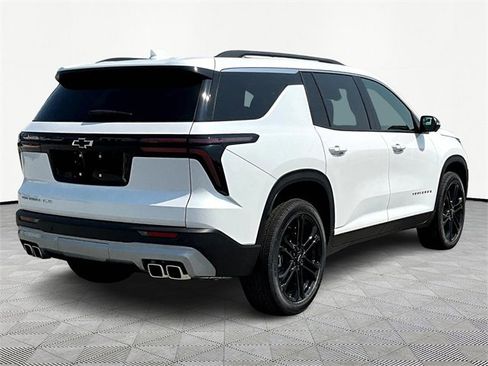 New 2025 Chevrolet Traverse LT w/ Driver Confidence Package image 6