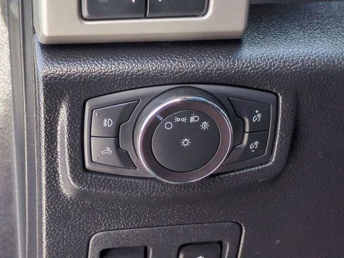 Used 2019 Ford F150 Lariat w/ Equipment Group 502A Luxury image 17