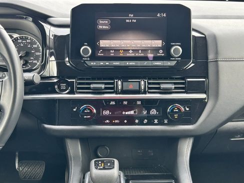 Certified 2025 Nissan Pathfinder SV image 15