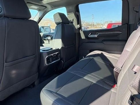 New 2026 GMC Sierra 1500 SLT image 16