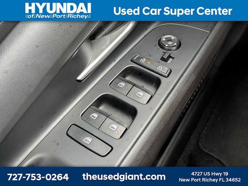 Used 2024 Hyundai Elantra SEL FWD image 24