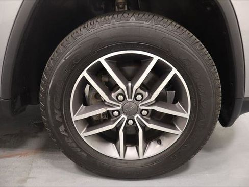 Certified 2020 Jeep Grand Cherokee Limited AWD/4WD image 30