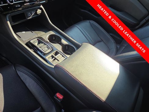 Used 2025 Honda Pilot Black Edition image 25