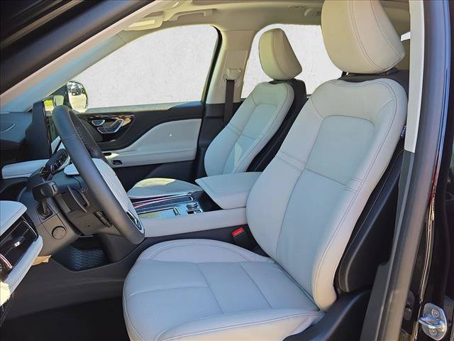 New 2027 Lincoln Aviator AWD image 4