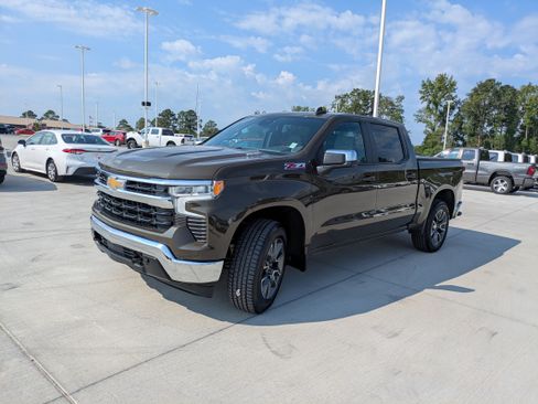 Used 2023 Chevrolet Silverado 1500 LT image 3