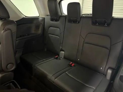 Used 2023 Nissan Pathfinder Platinum AWD/4WD image 17