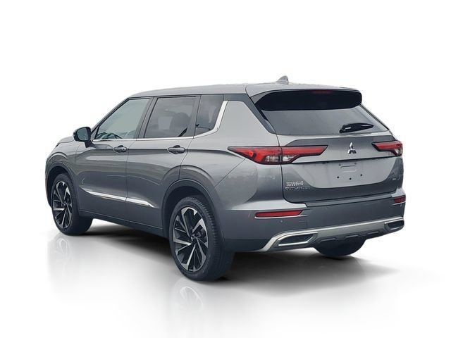 Used 2023 Mitsubishi Outlander SE FWD image 3