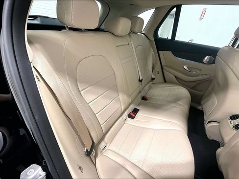 Used 2017 Mercedes-Benz GLC 300 4MATIC image 33