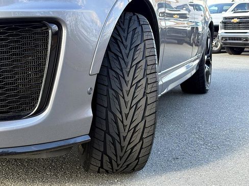 Used 2020 Land Rover Range Rover Sport SVR image 28