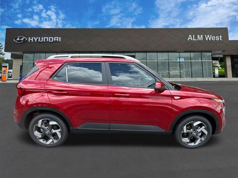 New 2025 Hyundai Venue SEL FWD image 5