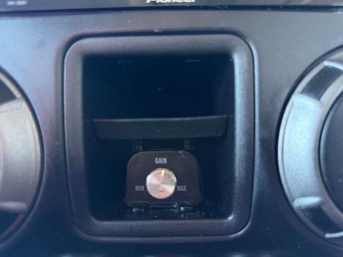 Used 2015 Jeep Wrangler Unlimited Sport w/ Connectivity Group AWD/4WD image 23