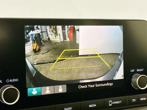 Certified 2024 Honda Civic EX-L image 4