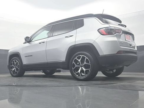 Used 2025 Jeep Compass Limited AWD/4WD image 31