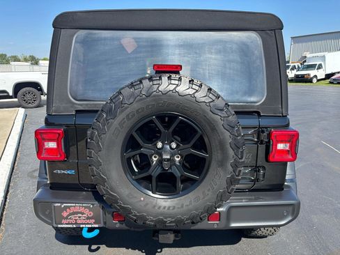 Used 2024 Jeep Wrangler Unlimited AWD/4WD image 4