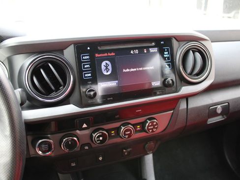 Used 2017 Toyota Tacoma TRD Sport w/ Tow Package (A/T) AWD/4WD image 17