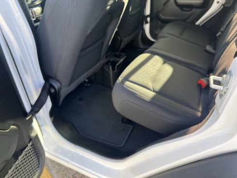 Used 2021 Jeep Wrangler Unlimited Sport image 22