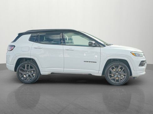 Used 2024 Jeep Compass Limited w/ High Altitude Package image 8