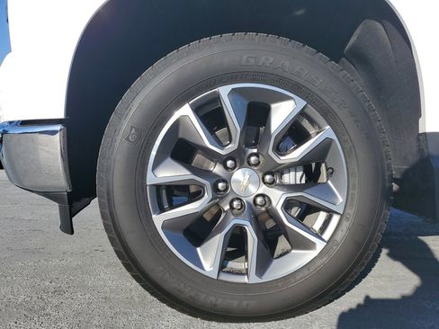 Used 2025 Chevrolet Silverado 1500 LT image 6