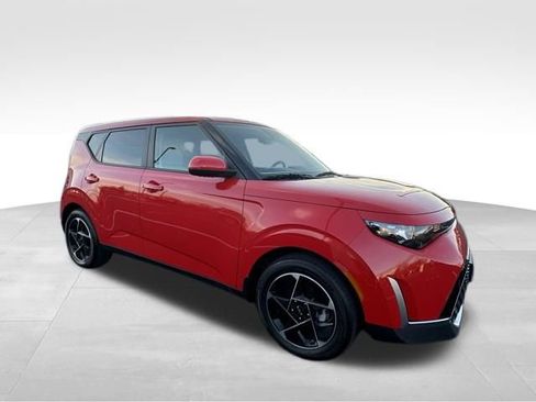 Used 2025 Kia Soul EX image 10