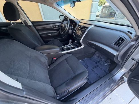 Used 2015 Nissan Altima 2.5 S w/ Sport Value Package FWD image 11