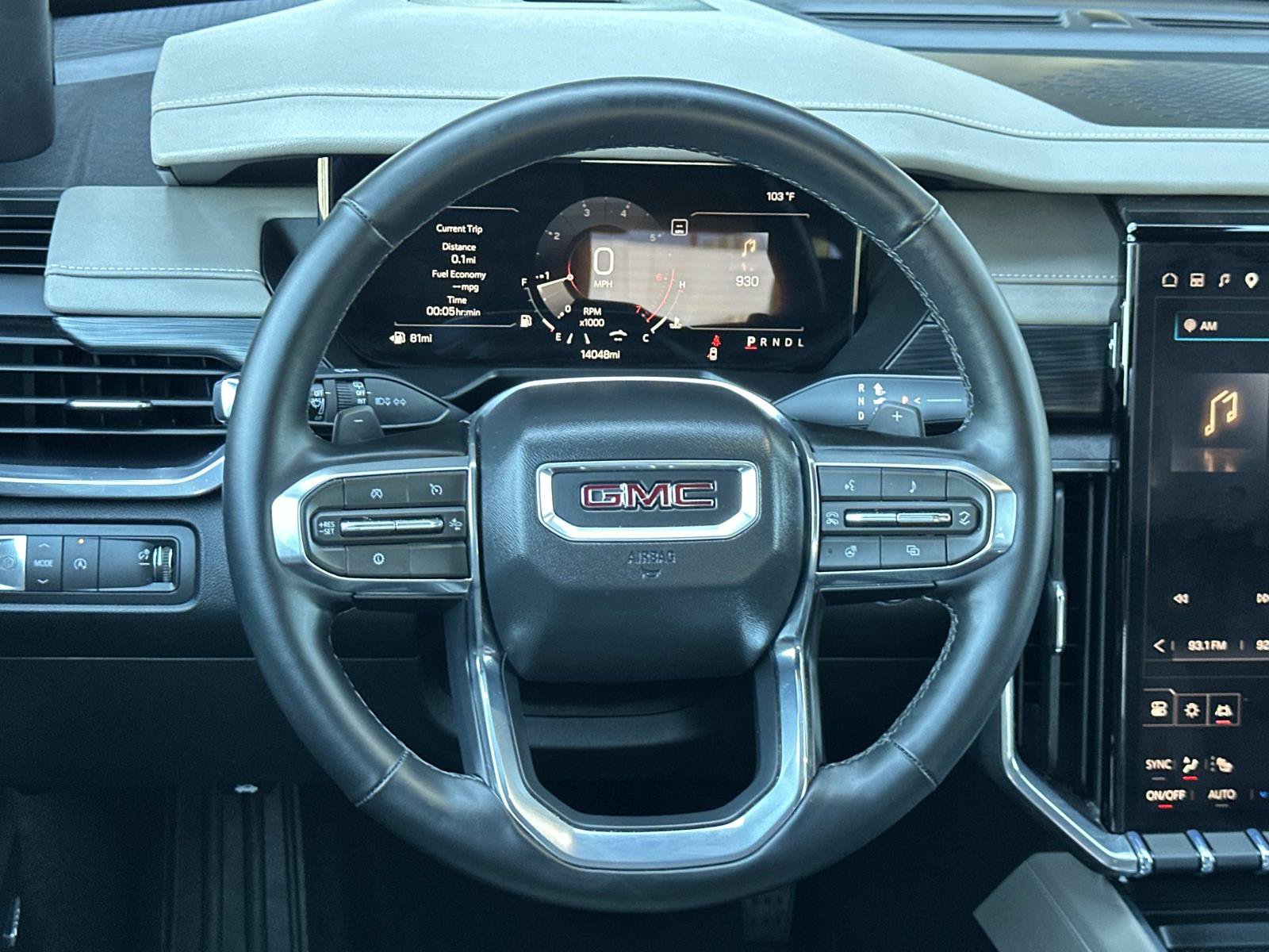 Used 2026 GMC Acadia Elevation w/ Elevation Premium Package FWD image 10