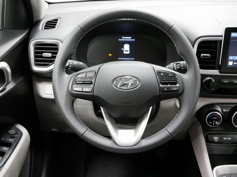 New 2025 Hyundai Venue SEL image 16
