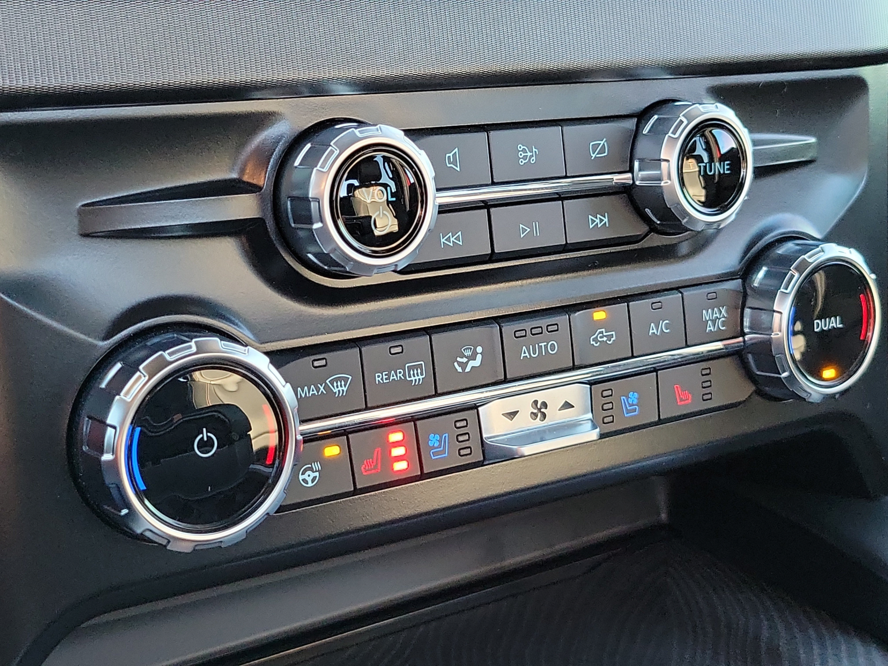 Used 2024 Ford F350 Platinum AWD/4WD image 26