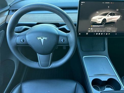Used 2024 Tesla Model Y Long Range image 17