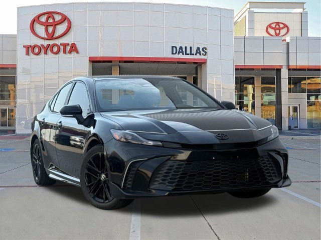 Used 2025 Toyota Camry SE w/ Convenience Package FWD image 1