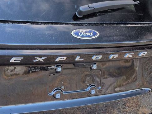 New 2026 Ford Explorer Active image 13