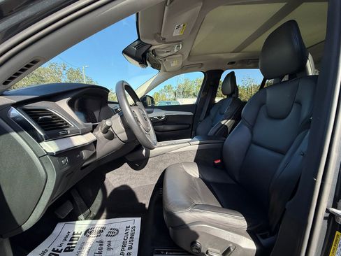 Used 2022 Volvo XC90 T5 Momentum w/ Climate Package AWD/4WD image 19
