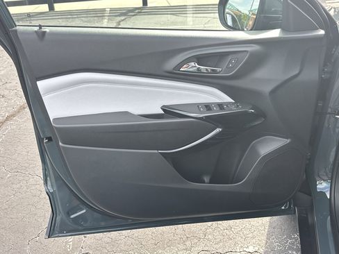 New 2026 Chevrolet Trax LT w/ LT Convenience Package FWD image 12