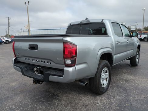 Used 2022 Toyota Tacoma SR image 4