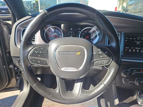 Used 2022 Dodge Charger SXT RWD image 17