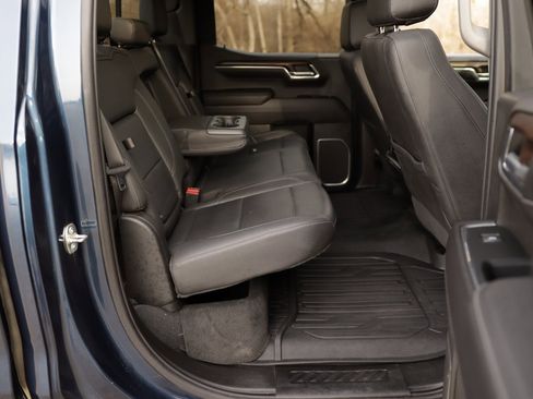 Used 2023 GMC Sierra 1500 SLT w/ SLT Convenience Package image 33