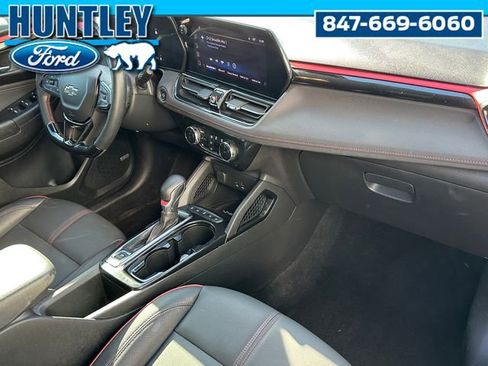Used 2025 Chevrolet TrailBlazer RS w/ Convenience Package FWD image 9