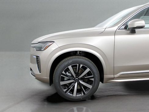 New 2026 Volvo XC90 B6 Core AWD/4WD image 32
