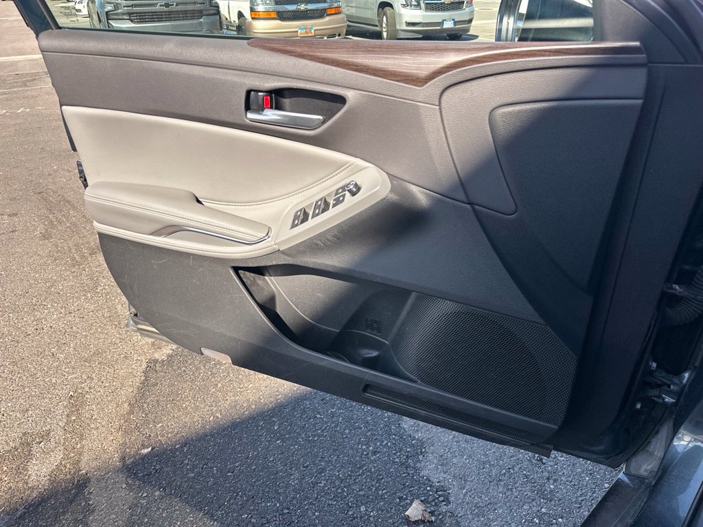 Used 2021 Toyota Avalon XLE FWD image 17
