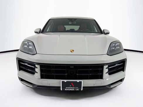 Certified 2024 Porsche Cayenne AWD/4WD image 6
