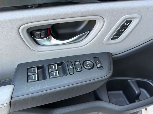Used 2025 Honda Pilot Touring image 33